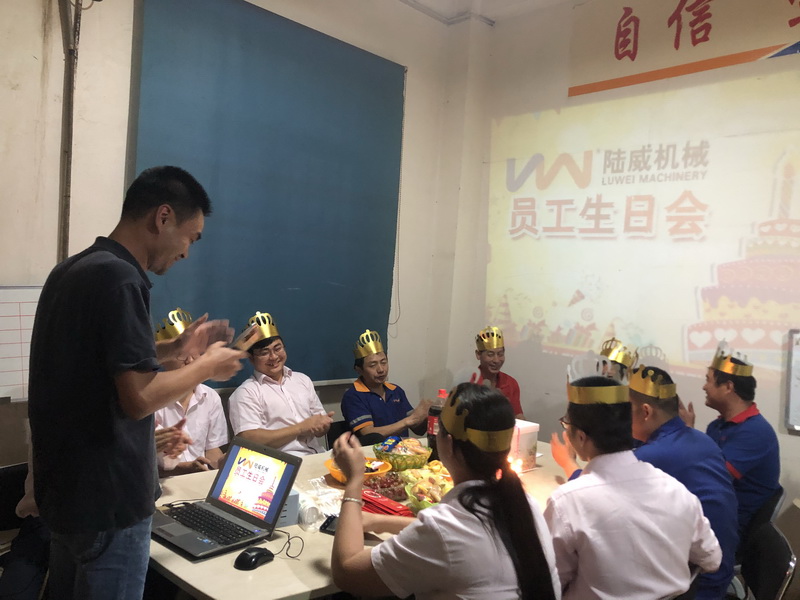2020年赢天堂员工福利之每月生日会_赢天堂